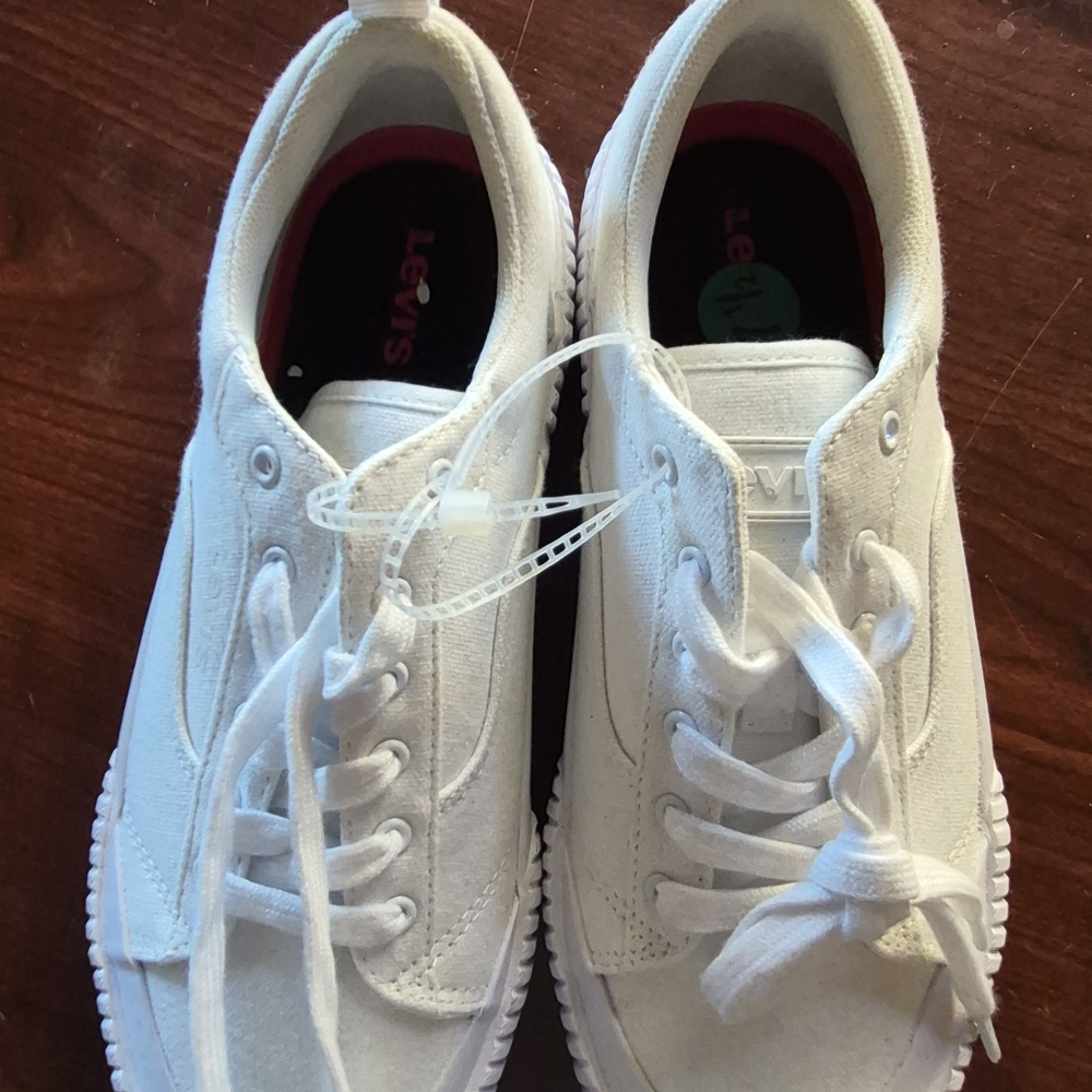 Levi's White Canvas Sneakers